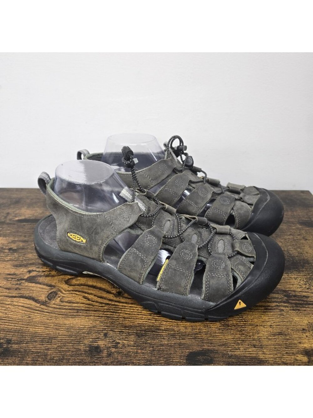 Keen Mens Leather Sandals Mens Size 13 Outdoor  Hiking Shoes Waterproof Gray